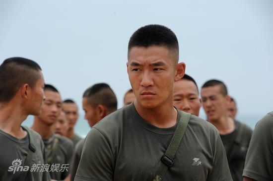 资料图片:《火蓝刀锋》主角-白威饰向羽_手机新浪网