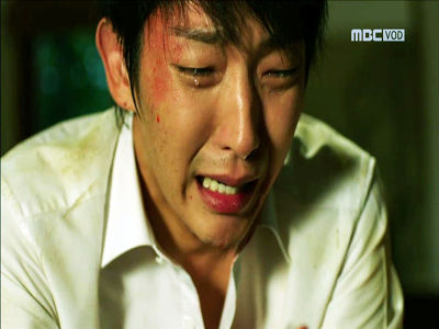 张泰山逃亡中为产妇接生后痛哭不已