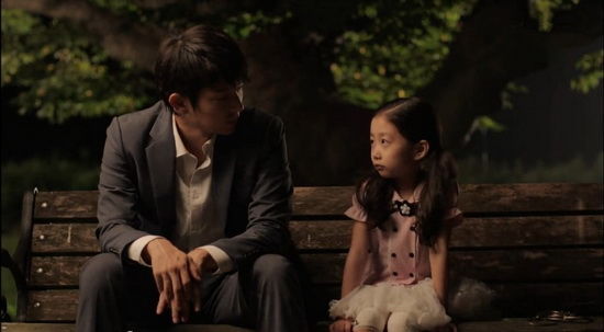李准基与女儿的对话是剧中最温暖的画面
