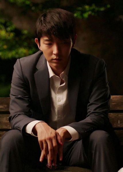 逃亡中的张泰山总在面临各种纠结和无奈