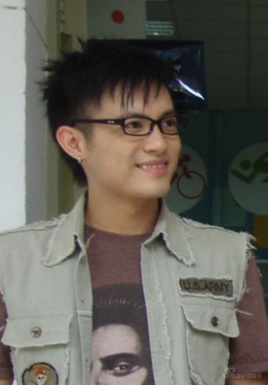 偶像剧《舞动台中》开机 范逸臣出演狗仔(附图)_影音娱乐_新浪网