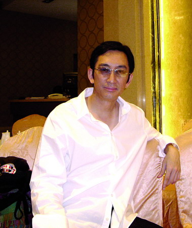 《亲家》北京见面会 吴启华自称居家男人(图)