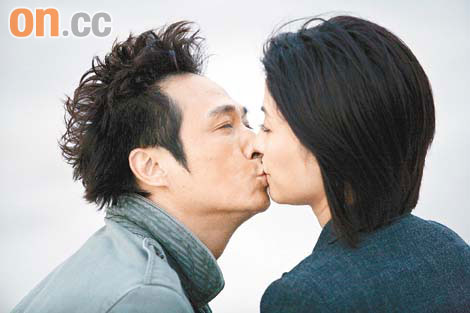 吴镇宇新剧与宣萱搞三角恋