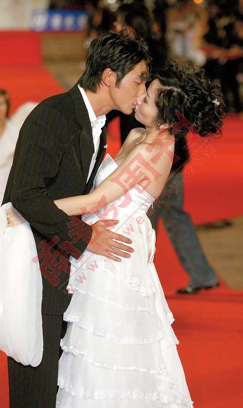 陶子与老公李李仁在2005年9月11日摆酒，之后的各大颁奖典礼上就常常可以看到他们高调晒恩爱。