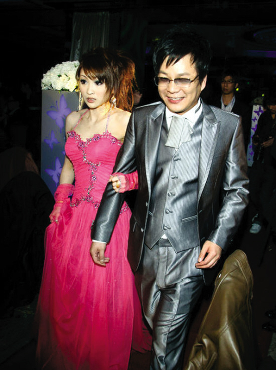 沈玉琳和芽芽步入会场