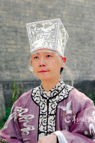 “枕仙”李思捷负责搞笑