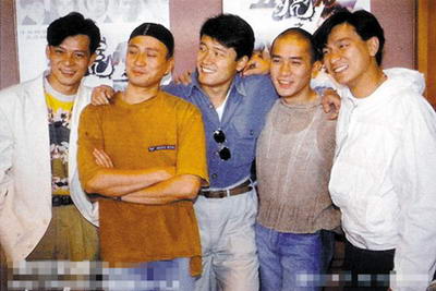 黄日华、汤镇业、苗侨伟、梁朝伟、刘德华（左起）年少青涩时