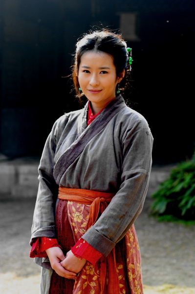 周子涵《带刀女捕快》 与佘诗曼姐妹情深(图)