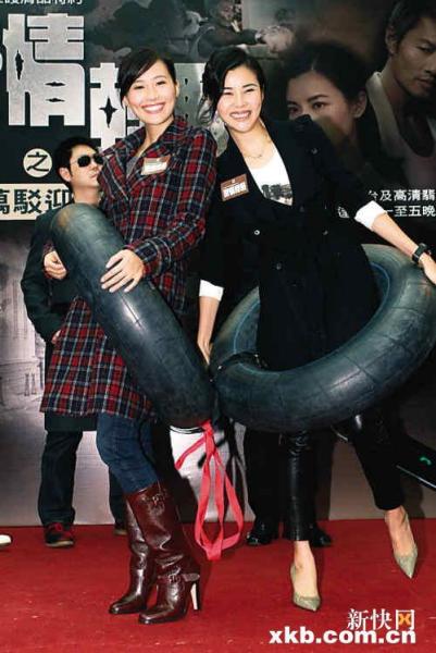 蒙嘉慧（右）和陈法拉为主演的《诱情转驳》造势
