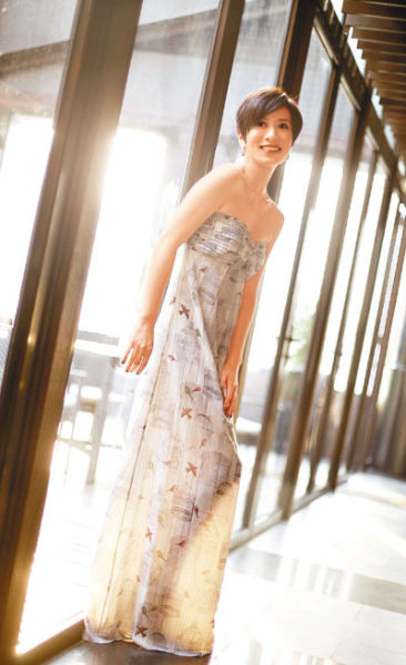 佘诗曼曾为圈外人心动想结婚透露从影心路 图 手机新浪网