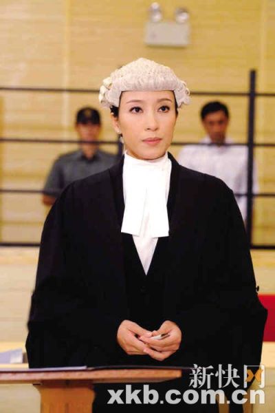 因为有大段的专业台词，杨怡一开始有些紧张。