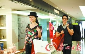 剧中处处可见时装