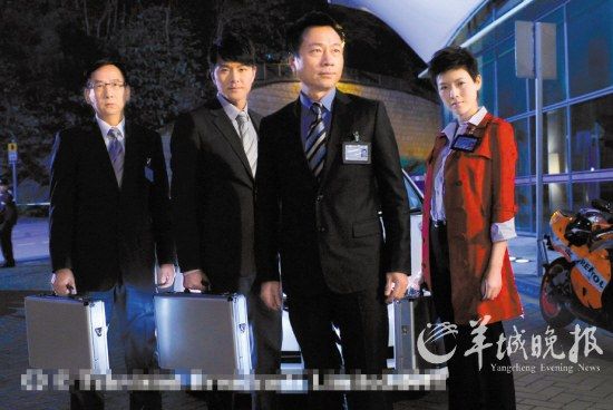 黎耀祥（右二）率领“法证先锋”新阵容