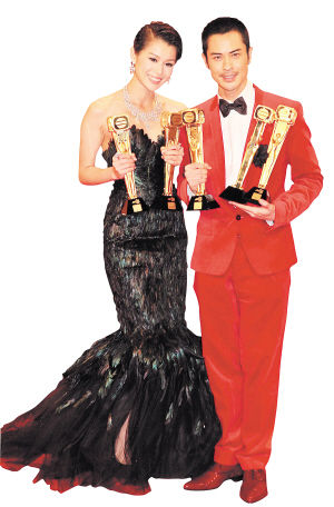 胡杏儿和郑嘉颖拿奖拿到手软。