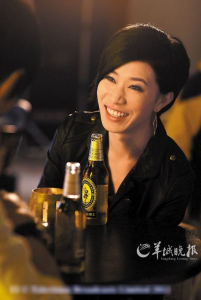 《天与地》佘诗曼