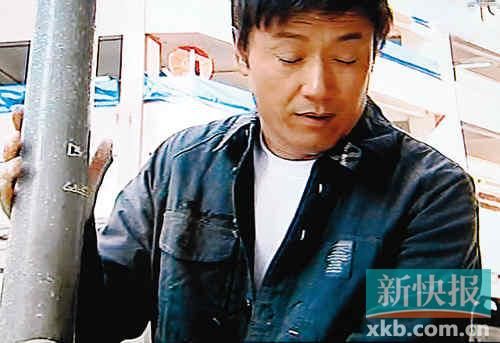 大佬操劳过度，险些眼盲。