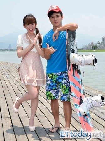 爱上巧克力 郭书瑶不谙水性玩跳河 手机新浪网