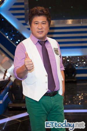 胡瓜不担心哈林抢收视 称女儿暂时不离婚