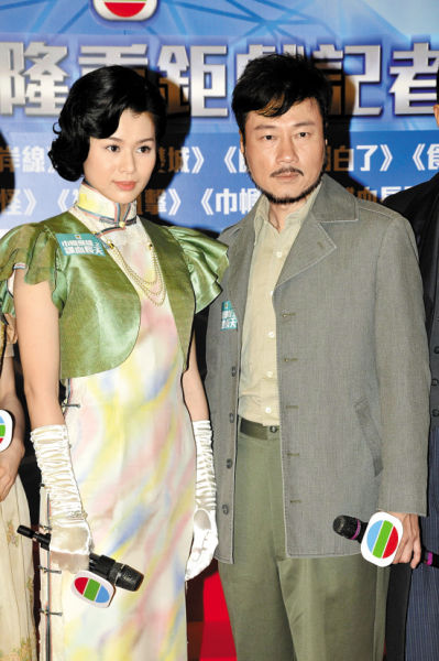 巾帼枭雄3 换主角胡杏儿黎耀祥苦恋 手机新浪网