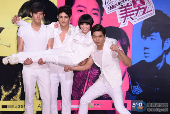 美男 黄仁德人气高包伟铭劈腿抢镜 手机新浪网