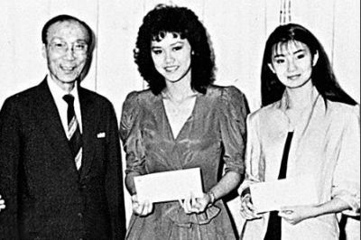 张曼玉（右）当年也是由邵逸夫一手捧红