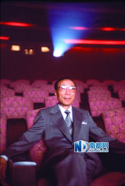 香港电视广播有限公司(无线电视)荣誉主席邵逸夫昨日6时5 5分在香港家中安详离世，享年107岁。邵逸夫是传奇娱乐大亨，也是大慈善家。