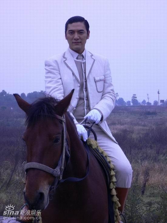 "氧气小生"吴庆哲将坏人演绎进行到底(组图)