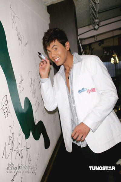 组图钱帅君余秉谚为hello小姐大秀厨艺