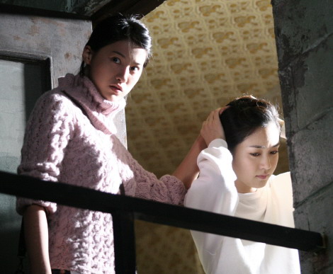 成宥利电视剧里大打出手 彻底颠覆淑女形象(图)