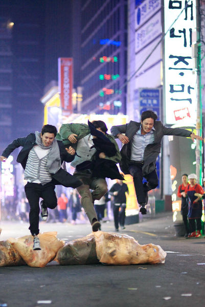 《绅士的品格》三主演狂奔