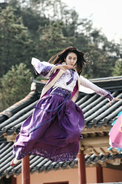 UEE首挑战武打剧《田禹治》变古代女侠(图)_手机新浪网