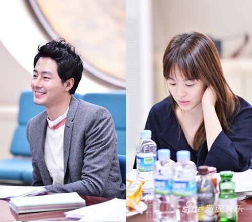 《那年冬天》宋慧乔等主演齐聚读剧本