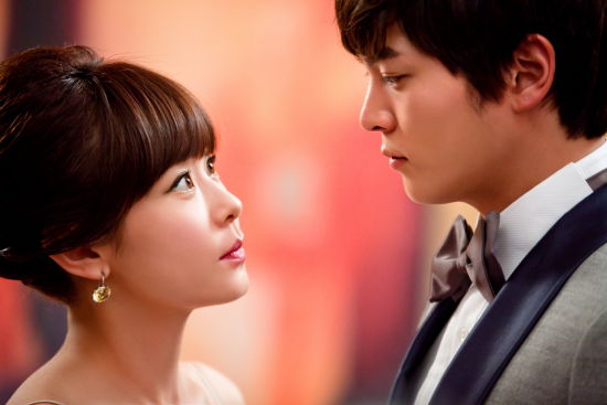 《7级公务员》朱元崔江熙眼神交汇激情四射