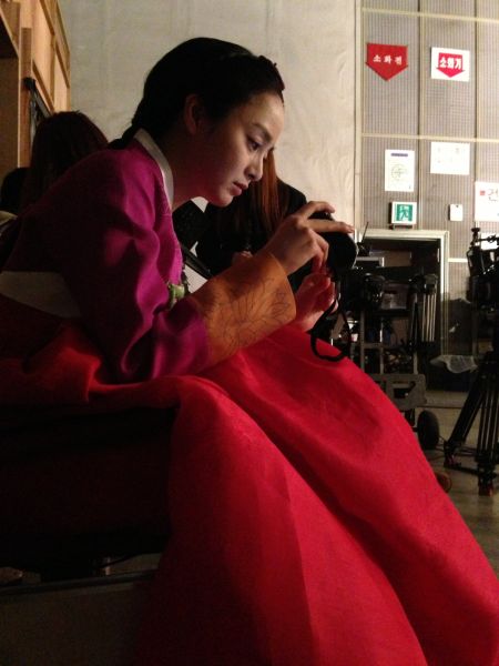 金泰熙片场休息