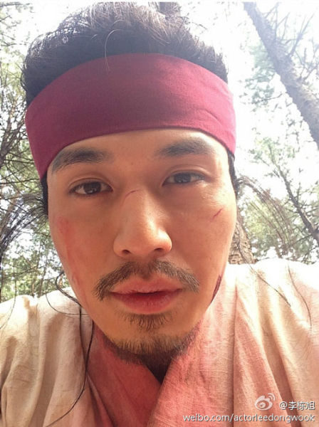 李栋旭自曝剧中造型