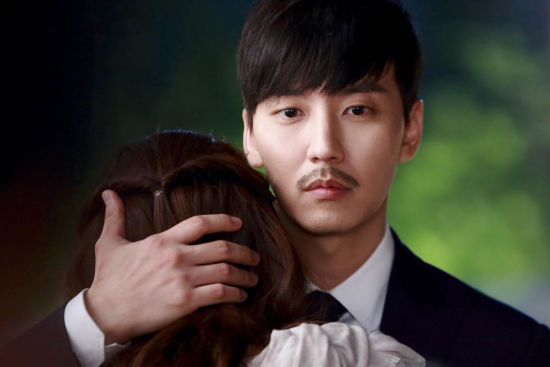 金南佶美人在怀冷漠