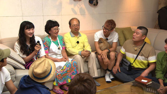 银赫漂亮姐姐与父母曝光