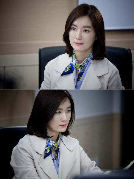 吴妍秀《triangle》扮分析家