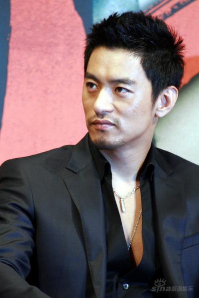 组图:韩剧《爱》发布会 朴时妍朱镇模情侣亮相