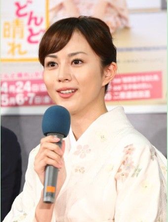 逐渐晴朗 发布会比嘉爱未谈地震落泪 组图 手机新浪网 逐渐晴朗 发布会比嘉爱未谈地震落泪 组图 手机新浪网