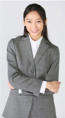 杏在春季呈现女版半泽直树