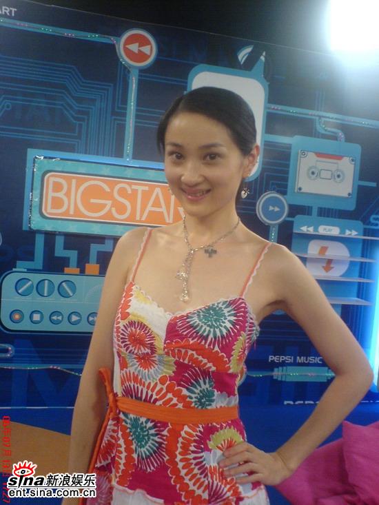 许还幻做客电视节目 大谈与宝剑锋亲热戏(附图)