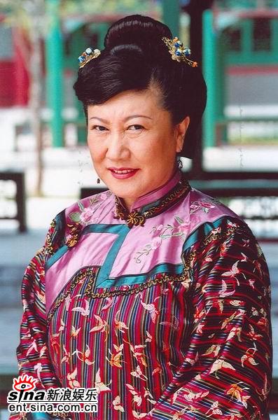 高秀敏生前在《县令黄马褂》中的表演