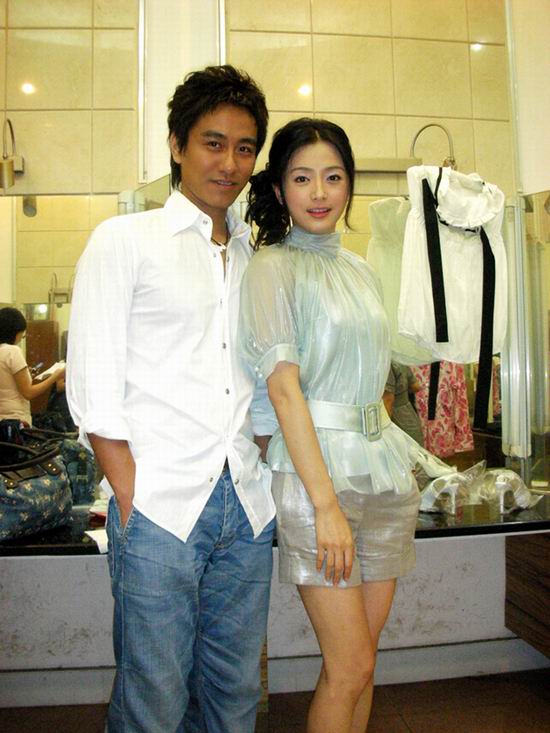 秦岚黄勐张嘉倪出席又见一帘幽梦发布会