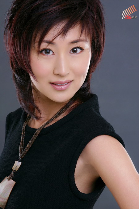 "百变军花"石琳:演技比外貌更重要(附图)