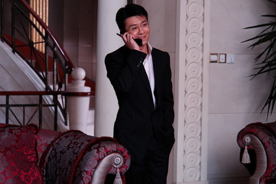 林申《荣归》挑战反派 片场打网游缓解压力(图)