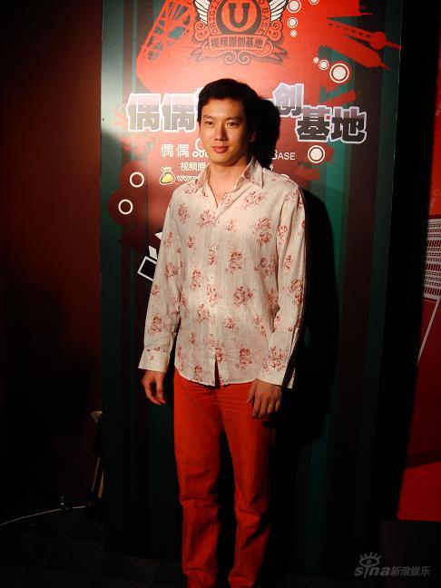 电视前沿 正文  新浪娱乐讯  凭借在《铁齿铜牙纪哓岚》出演的"祝君豪