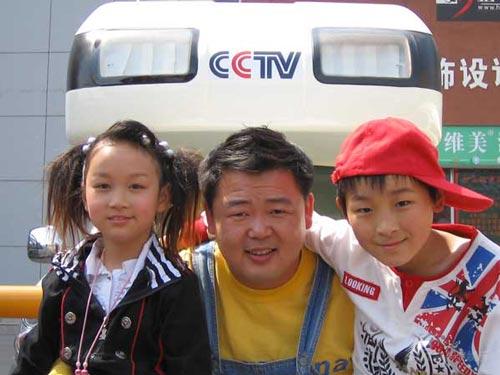 《快乐星球》央视播出 大顽童王东方偷师小顽童