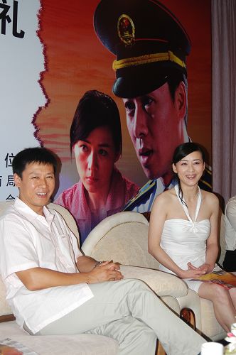 李琳 胡亚捷