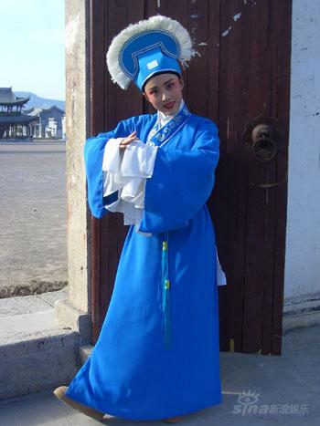 颜丹晨《女子戏班》各种越剧造型惊艳亮相(图)